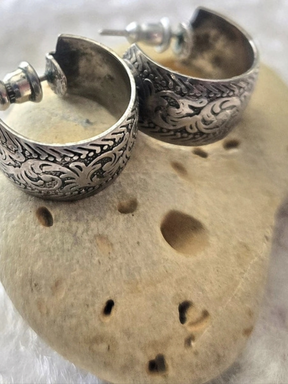 Vintage Engraved Paisley Hoop Earrings in Silver Like New